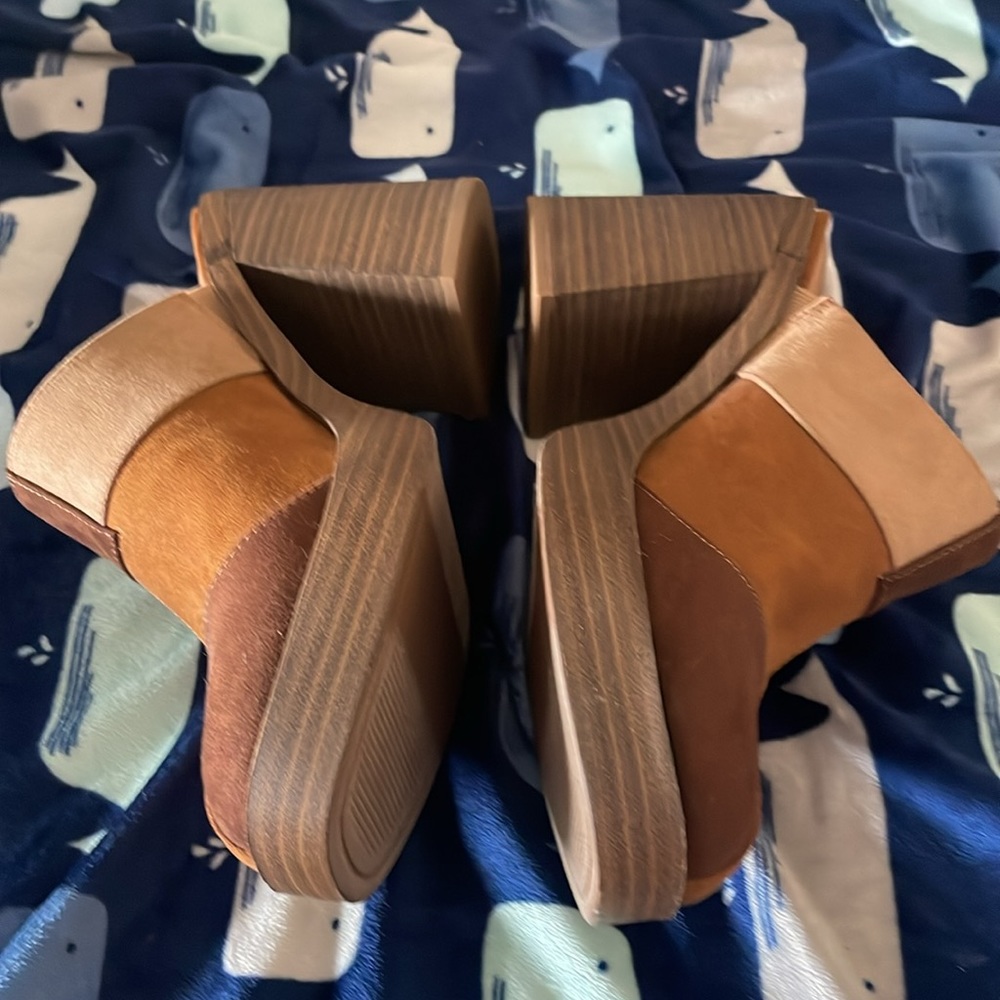 Universal threads patchwork shoes. - Picture 2 of 3
